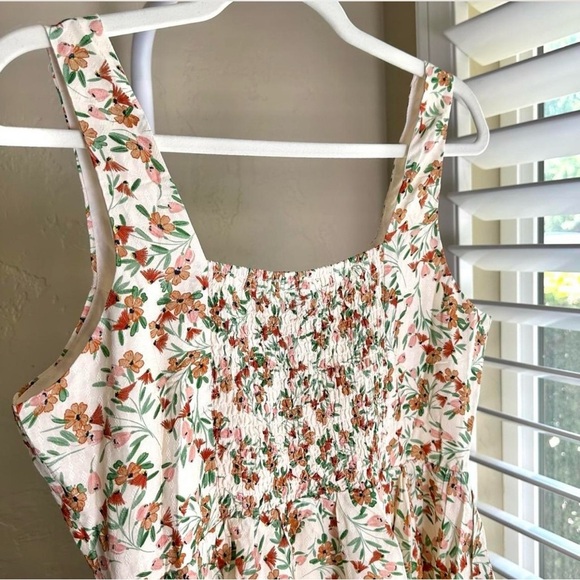 Sadie & Sage Sleeveless Floral Mini Dress Size Medium in Cream - Picture 5 of 8